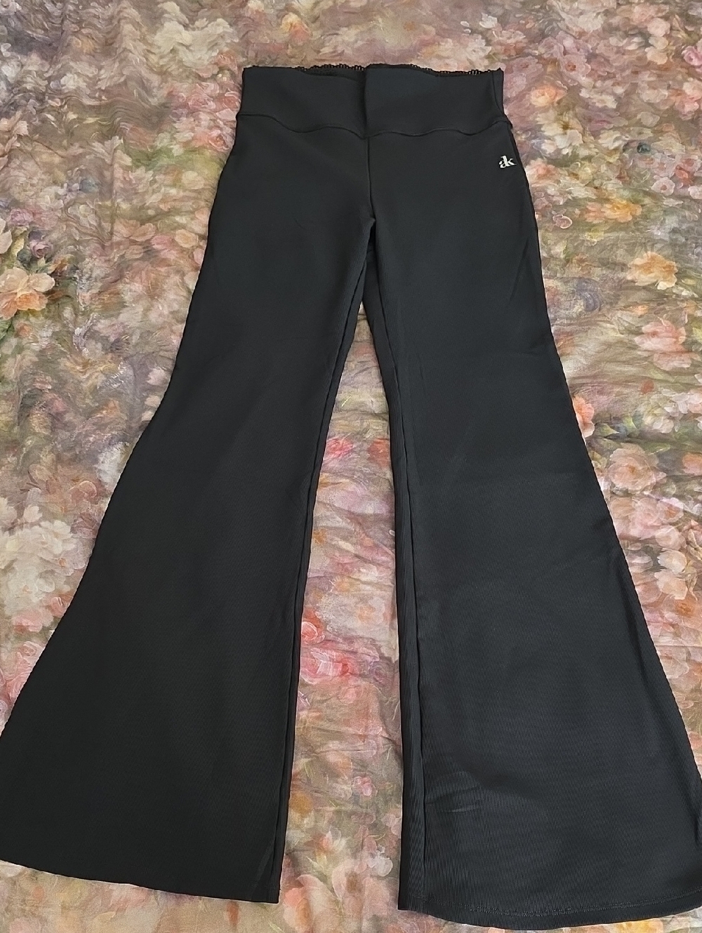 NWOT Anna Kaci Ribbed Yoga Pants